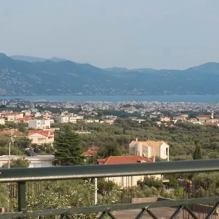 Lovely 3-bedroom Unit With Alluring Views Kalamata