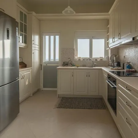Apartman Lovely 3-bedroom Unit With Alluring Views *