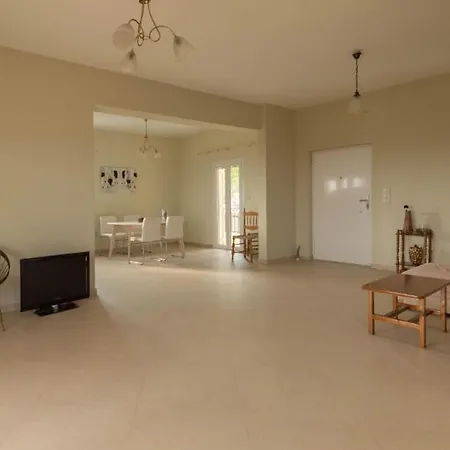 Lovely 3-bedroom Unit With Alluring Views Apartman *