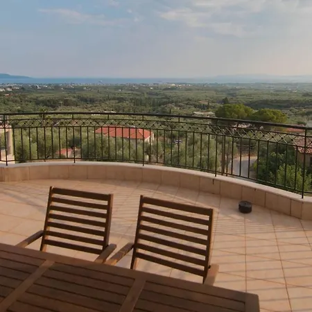 Lovely 3-bedroom Unit With Alluring Views Apartman *