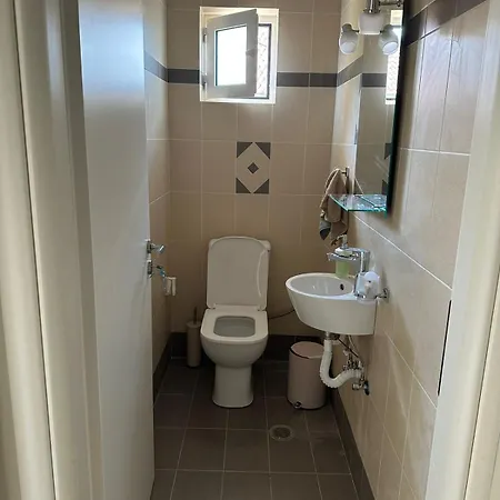 Lovely 3-bedroom Unit With Alluring Views *