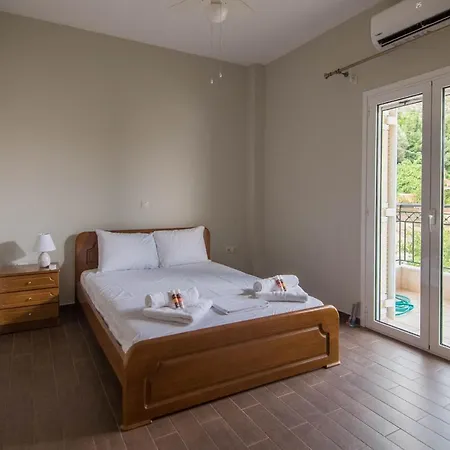 Lovely 3-bedroom Unit With Alluring Views Διαμέρισμα